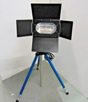 710sl Acme Quartz Studio Lite Set 2 Lights Original Box One Tripod