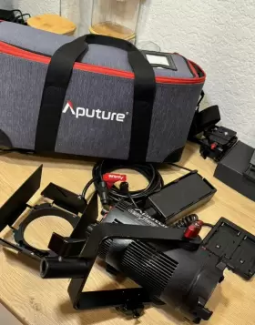 Apa0183a20 Aputure Ls 60x 60w Bi-color Adjustable Focusing Led Light #2