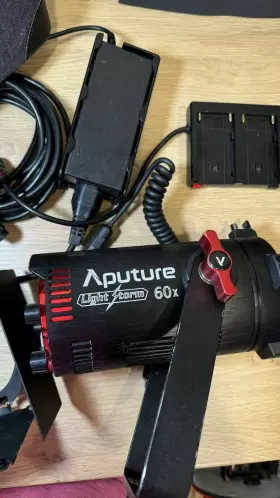 Apa0183a20 Aputure Ls 60x 60w Bi-color Adjustable Focusing Led Light