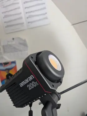 Apm022xa10 Aputure Amaran Cob 200x S Bi-color Led Monolight