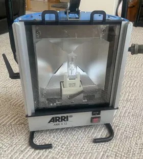 L0.0006570 Arri Lighting X12 System Hmi Flood Light 575/1200w Philips Msr 1200 Hr Bulb