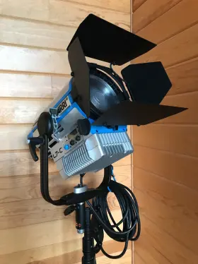 L1.0014430-466 Arri L7-c Color Led Fresnel Lights Stand Mount With Pelican Travel Case