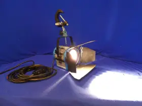 L1.79250.b Arri 650 Light With Barndoors C-clamp Edison Plug On-off Switch #2
