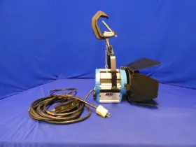 L1.79250.b Arri 650 Light With Barndoors C-clamp Edison Plug On-off Switch