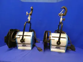L1.80500.a Arri Studio 1000w Light With Barn Doors C-clamps Male Bates Cord Qty2