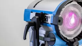 Arri L5-c Spotlight With Barn Doors Silver And Blue Minimally Used Condition #3