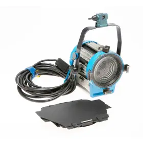 Ltharri650 Arri 650w Tungsten Fresnel Silver/blue