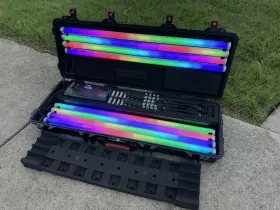 Art7 Astera Ax1 Pixeltube Kit Of 8 With Asterabox Low Battery Cycles
