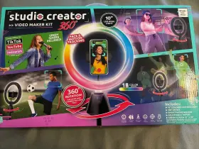 Canal Toys 850041019116 Studio Creator 360 Video Maker Kit Green Screen And Tripod Face