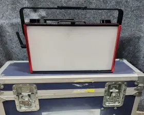 800.0015 Cineo Hsx Color Tunable 2700-6500k 400w 25k Lumen Light Fixture With Case
