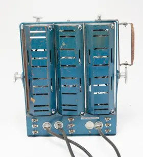 112-001 Colortran Mini-brute 9 Light 5850 Max Wattage Model #2