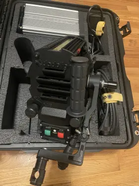 Dlh400dt Dedolight Hmi Movie Light Kit W Ballast Cables And Hard Travel Case #2