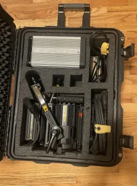 Dlh400dt Dedolight Hmi Movie Light Kit W Ballast Cables And Hard Travel Case