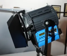 Dr-lf1000b Dracast Fresnel Variable Temperature Led Light/barn Doors Dmx Control
