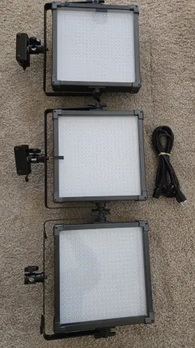 109040102002174 F&v K4000 Daylight 60 Led Panel Continuous Lighting Kit 3 Units Ac-powered