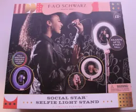 82718319 Fao Schwarz F.a.o Social Star Selfie Adjustable Light Stand 5 Ft Wireless Remote #3
