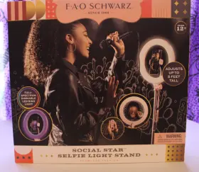 82718319 Fao Schwarz F.a.o Social Star Selfie Adjustable Light Stand 5 Ft Wireless Remote
