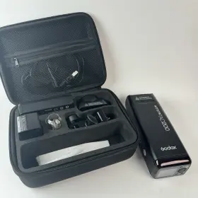 Ad200 Godox 952344217429 Pro Ttl Witstro Portable Flash Head Kit With Battery - Carry Case