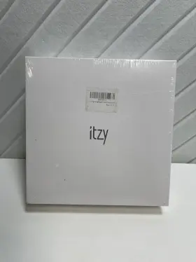 R-r-obj-itzy01v Itzy Guthdiu Lightstick Light Ring With Photocards Fan Stick - White