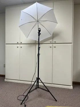Agg1754 Limostudio Lighting Kit Umbrella With Tripod And Bulb Socket - Not Included