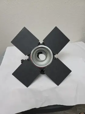 Ck438-1 Linco/britek Studio Spotlight Photography Light With Barn Doors And Dimmer Switch- Tested Working