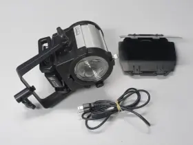 Ac-21 Litepanels Sola 4 Daylight Led Fresnel Light With Barndoor