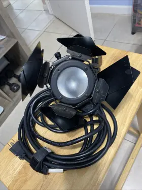4777566 Lowel 62665 Pro-light With Power Cord And Barn Doors Tested