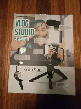 Merkury Innovation 194383025450 Cast Vlog Studio 5 Piece Set Stand Or Hand #2