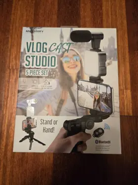 Merkury Innovation 194383025450 Cast Vlog Studio 5 Piece Set Stand Or Hand