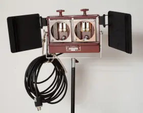 5721 Mole-richardson Molequartz Two Light Molefay