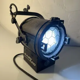 8831 Mole-richardson Babyled Type Daylite Fresnel Light