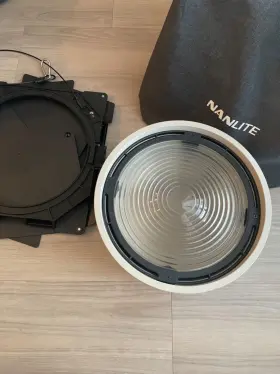 Fl-20 Nanlite Fresnel Lens Bowens Mount - Compatible With Most Cob Lights