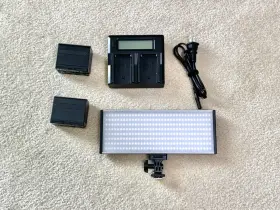 Pt-30b Phantom Pro Led Video Light Bi-color 3200k-5600k With Batteries And Charg