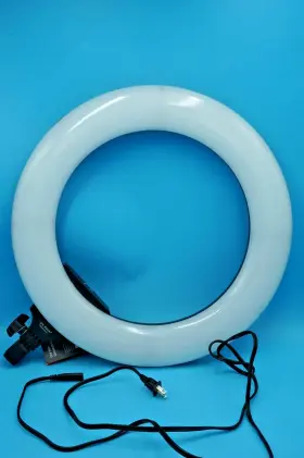 Ledr600b Promaster 029144063344 Specialist 18 Inch Led Ringlight - Bi-color Used
