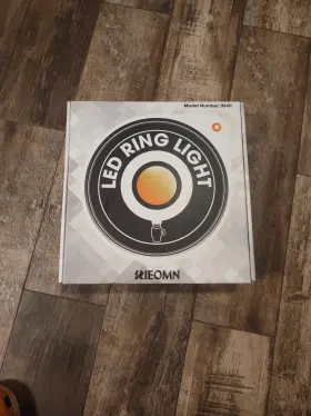 R1-01 Rieomn Led Ring Light Model Opened Never Used