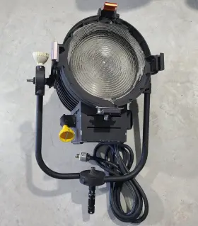 2025h Sachtler Large Stage Light Director Tested