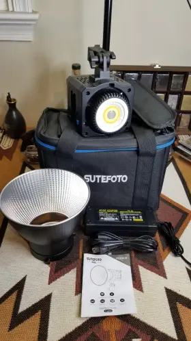 P-100-rgbww Sutefoto 2800k-10000k 43700 Lux /0.5m Cri 96 Tlci 95 Studio Video Light