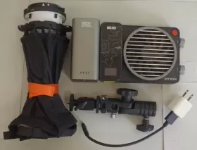 X100 Zhiyun Molus Bi-color Pocket Cob Monolight