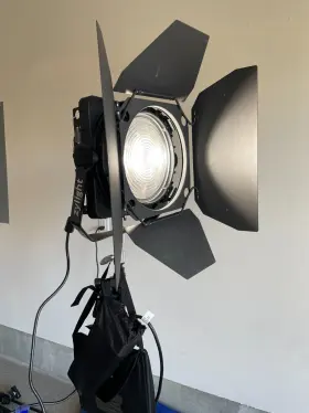 F8-200 Zylight Daylight Led Fresnel With Accessories