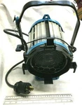Arri Fresnel Light 1000 Plus Working L1.79610.A-33233 Free Shipping. Fixed Price $300.00.