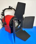 Mole-richardson 9501 Vari-baby Variable Color Led Fresnel Light W/barndoors. Fixed Price $419.97.