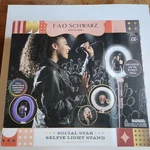Fao Schwarz Social Star Selfie Light Stand. Fixed Price $20.00.